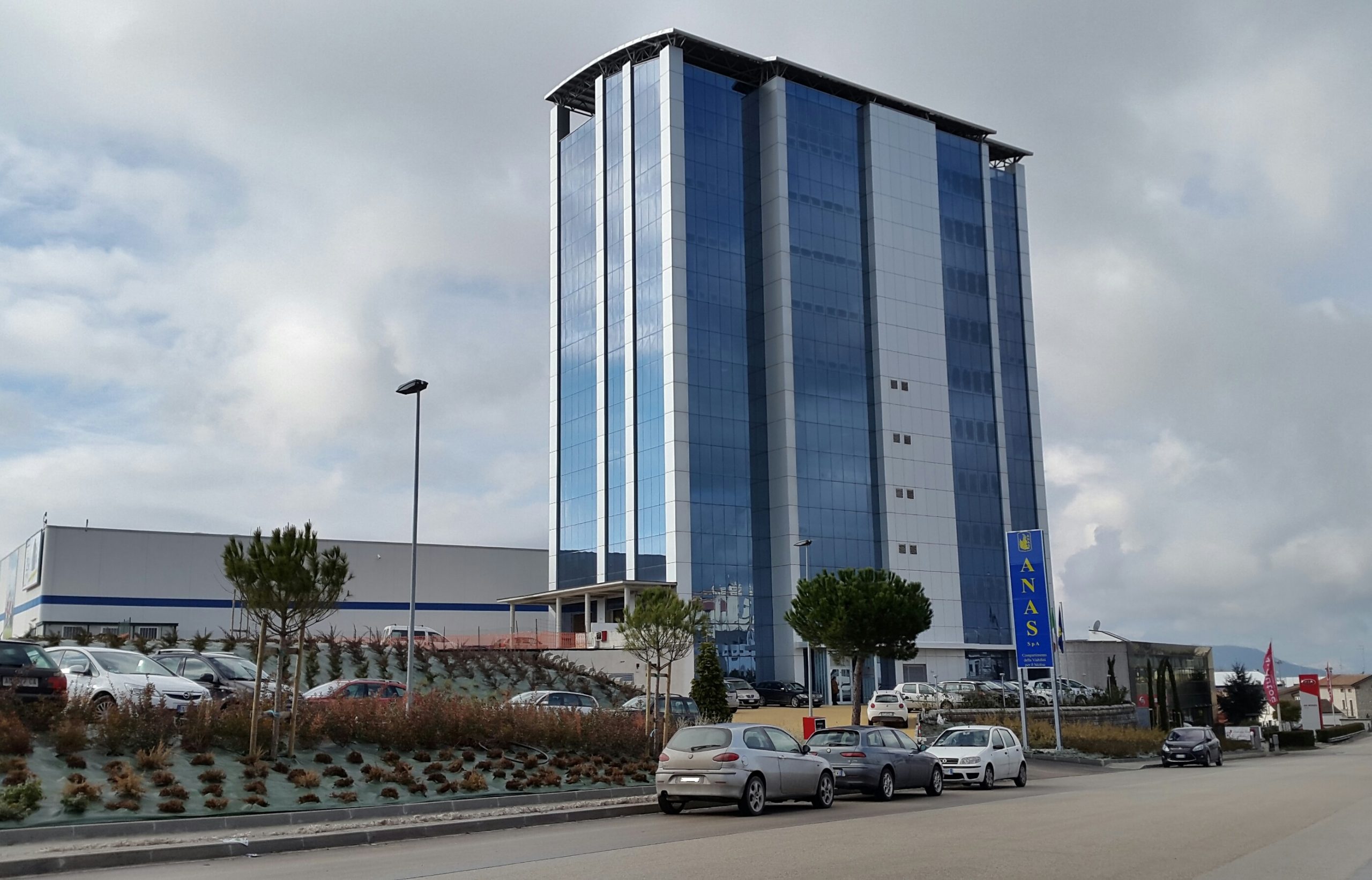 Installazione impianti tecnologici ed elettrici nella nuova sede ANAS, zona industriale di Campobasso, realizzata da Di Tota Impianti