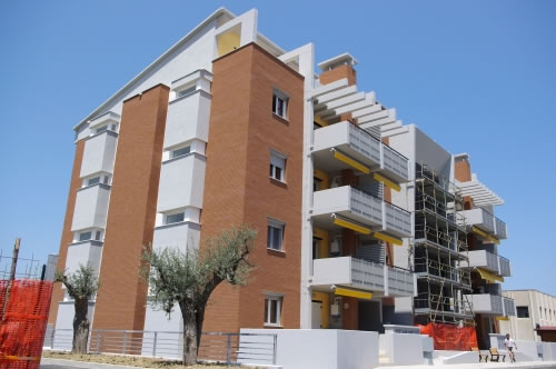 Realizzazione impianti elettrici e tecnologici per palazzine residenziali a Vasto (CH) a cura di Di Tota Impianti